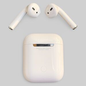 “SOLD” Apple AirPods with Charging Case